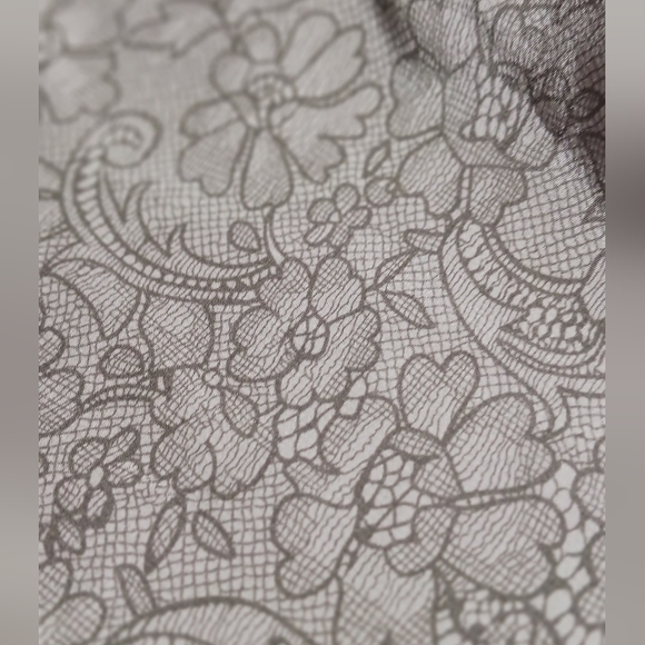 GOLD HAWK Silk left shoulder-drop blouse, size S. - Picture 5 of 5